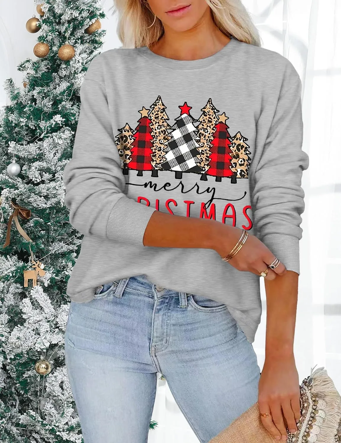 NECIOUS Womens Christmas Sweatshirt 2024 Graphic Xmas Top Merry Christmas Sweatshirt For Women Fall Winter Pullover